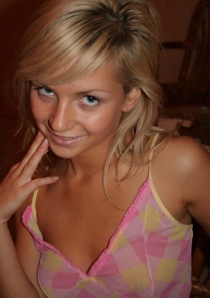 Соблазнительная куколка с огненными глазами приглашает в гости состоятельного и щедрого мужчину. Позвольте мне позаботиться о вашем удовольствии! 27511, 25 лет