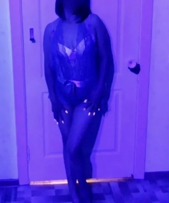 Живу в Москве и готова подарить тебе незабываемое время. У меня нет ограничений в качестве секс-услуг, я открыта для разнообразия. В моих объятиях ты почувствуешь истинную страсть и нежность. Прекрасно знакома с искусством массажа и глубокого орального удовлетворения. Мои клиенты остаются довольными и возвращаются ко мне снова и снова. Фото соответствуют действительности. Радость и наслаждение ждут тебя! 🌹 5683, 24 года